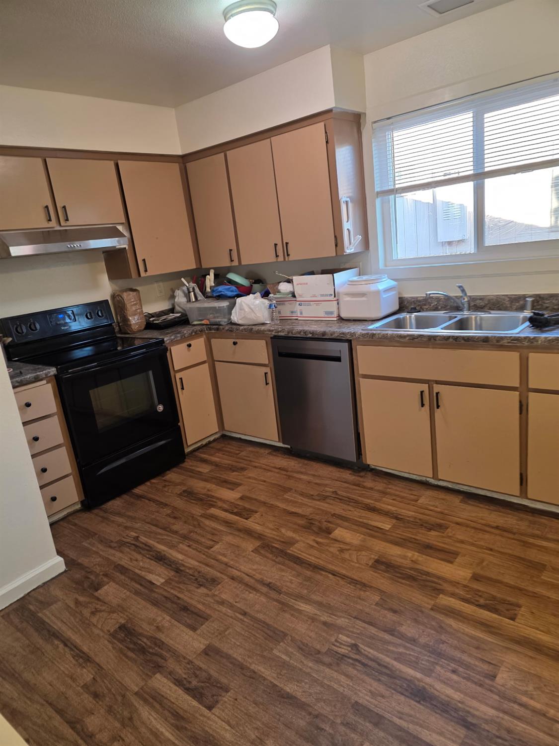 521 W Ashlan, Clovis, CA 93612