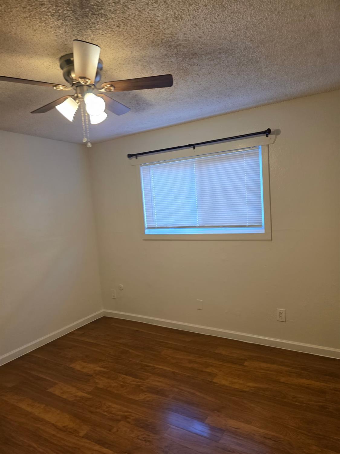 521 W Ashlan, Clovis, CA 93612