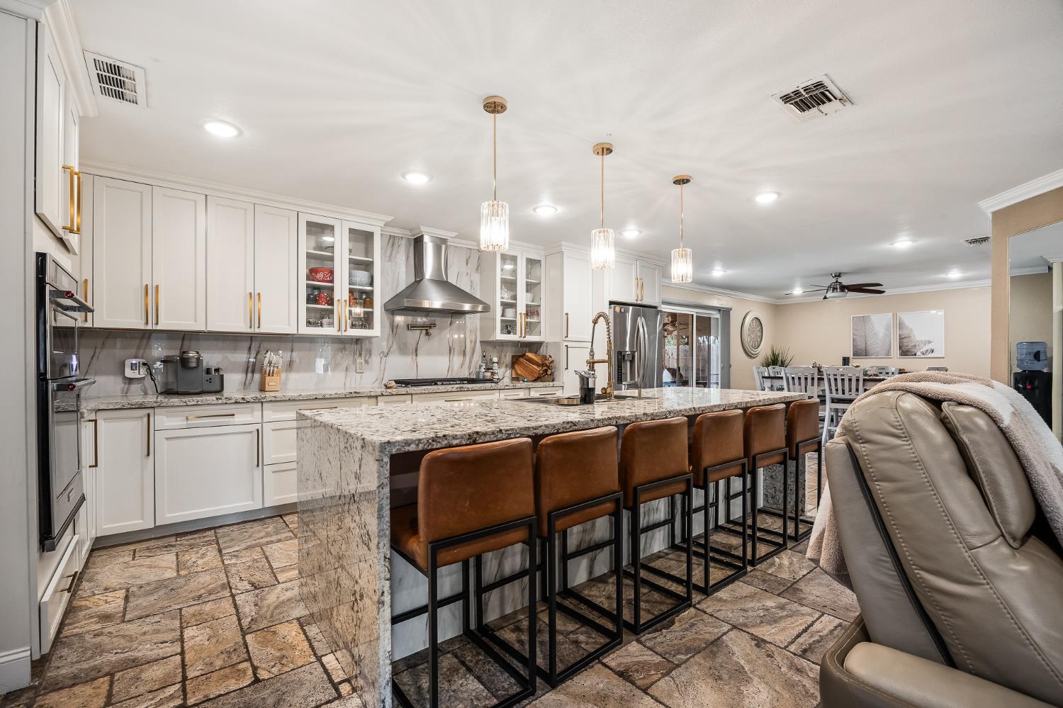 547 W Gettysburg Ave, Fresno, CA 93705