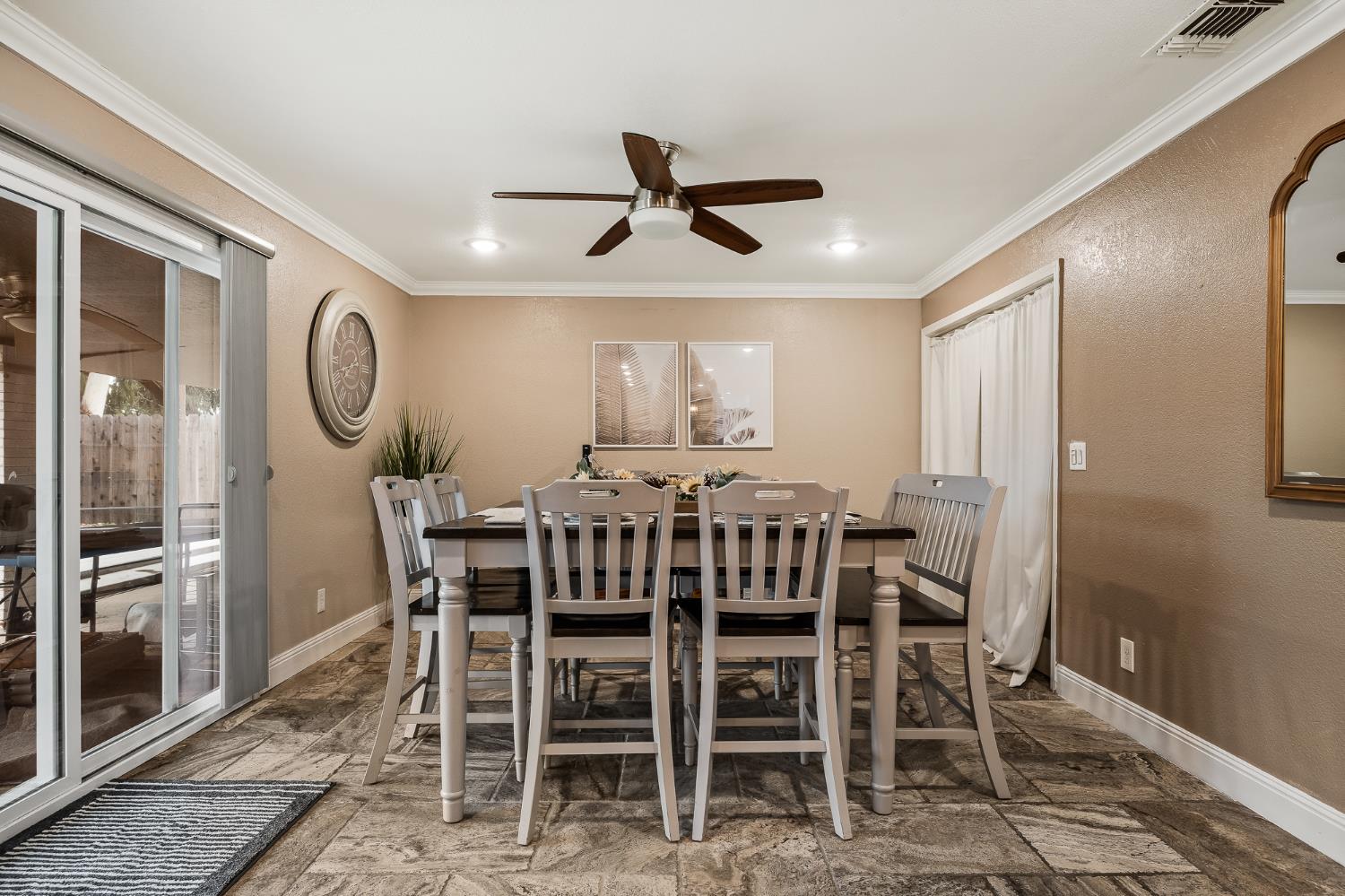 547 W Gettysburg Ave, Fresno, CA 93705