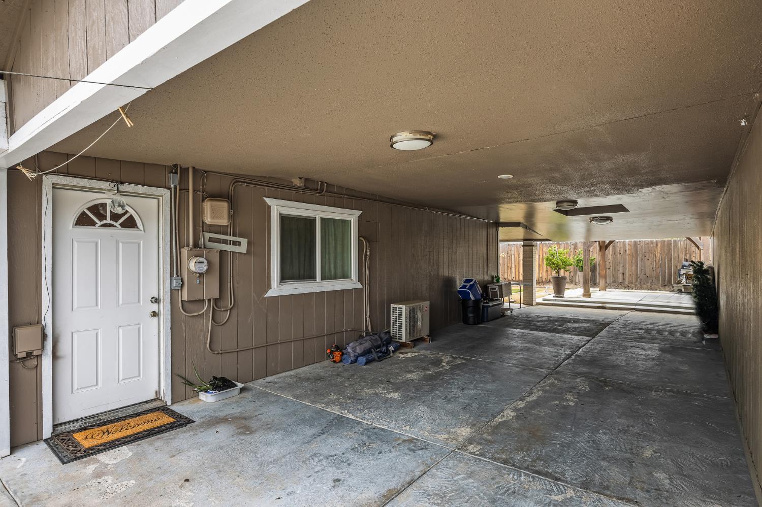 547 W Gettysburg Ave, Fresno, CA 93705