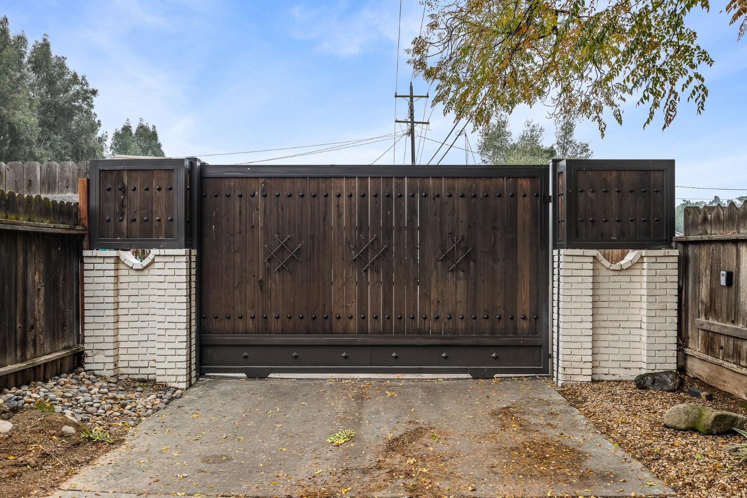 547 W Gettysburg Ave, Fresno, CA 93705