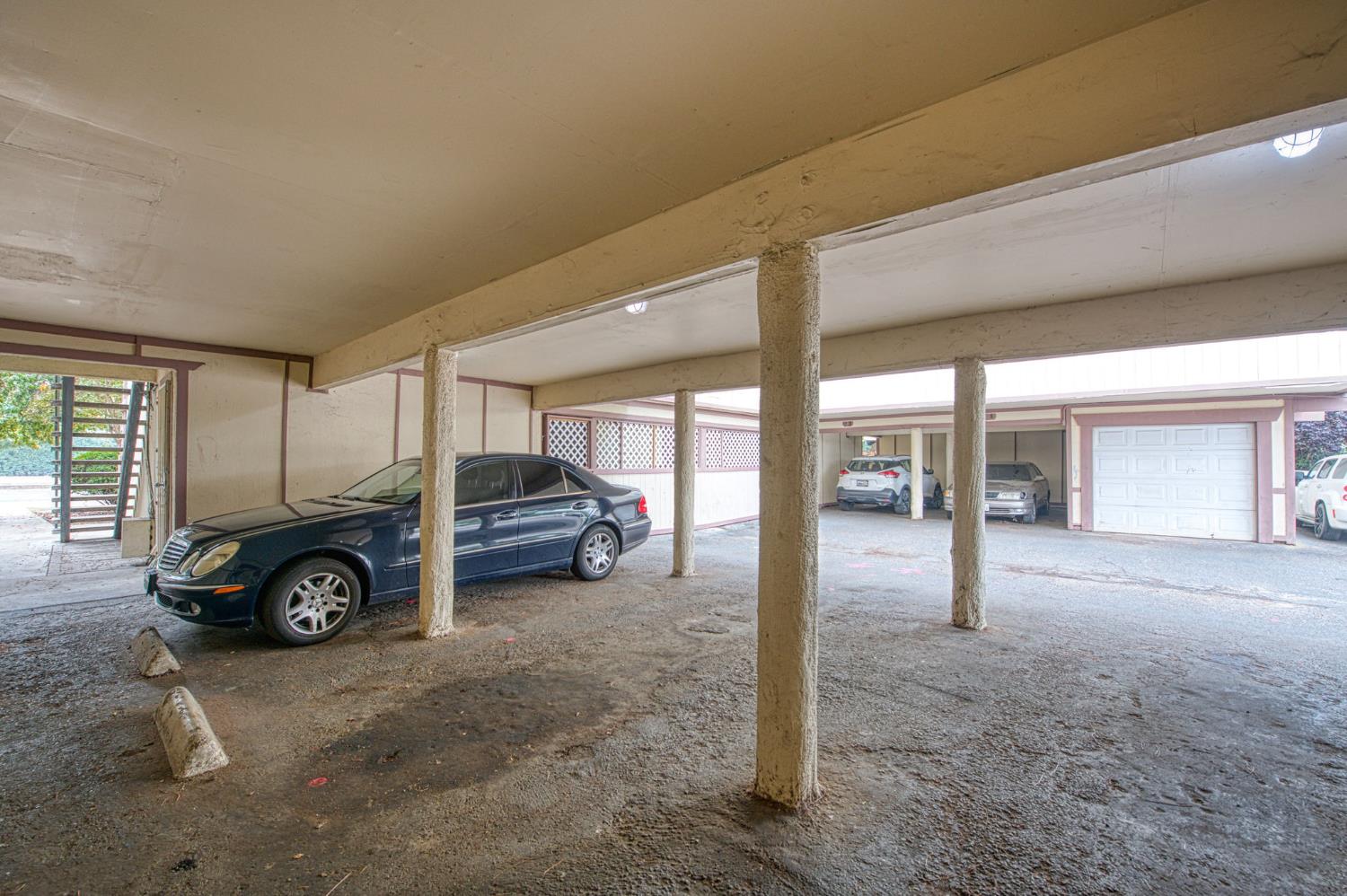 531 W Ashlan Ave, Clovis, CA 93612