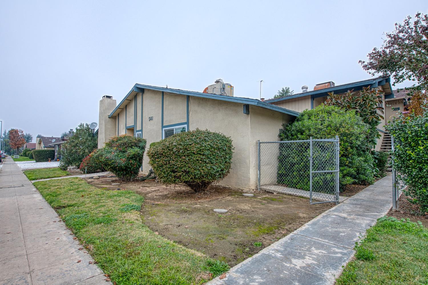 541 W Ashlan, Clovis, CA 93612