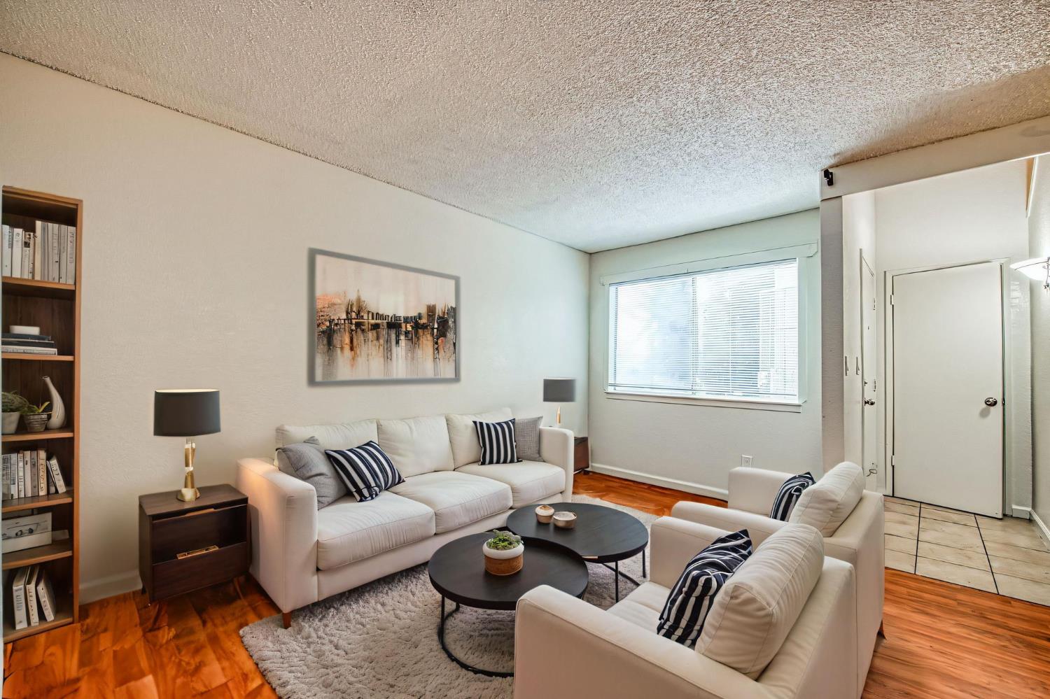 541 W Ashlan, Clovis, CA 93612