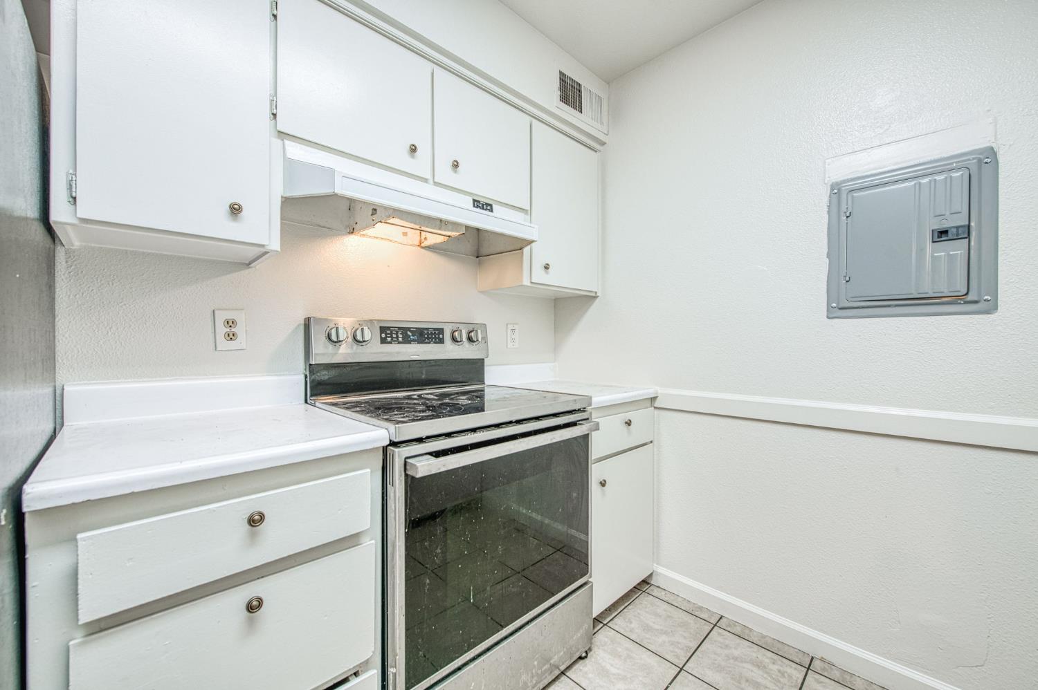 541 W Ashlan, Clovis, CA 93612