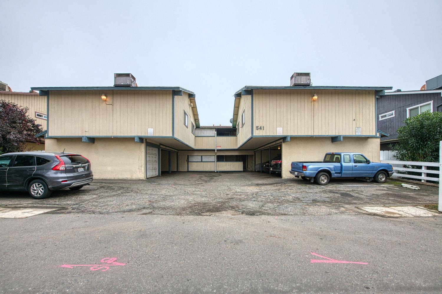 541 W Ashlan, Clovis, CA 93612