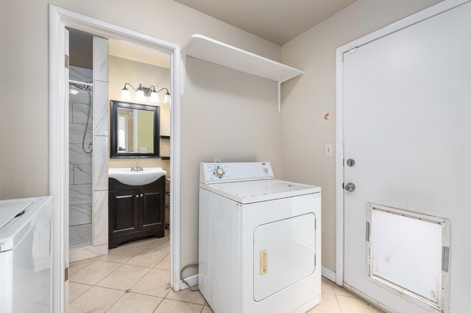 3310 E Hampton Way, Fresno, CA 93726