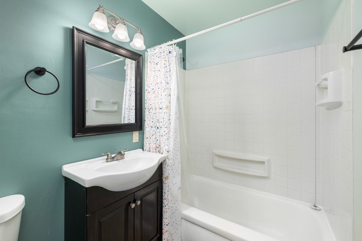 3310 E Hampton Way, Fresno, CA 93726