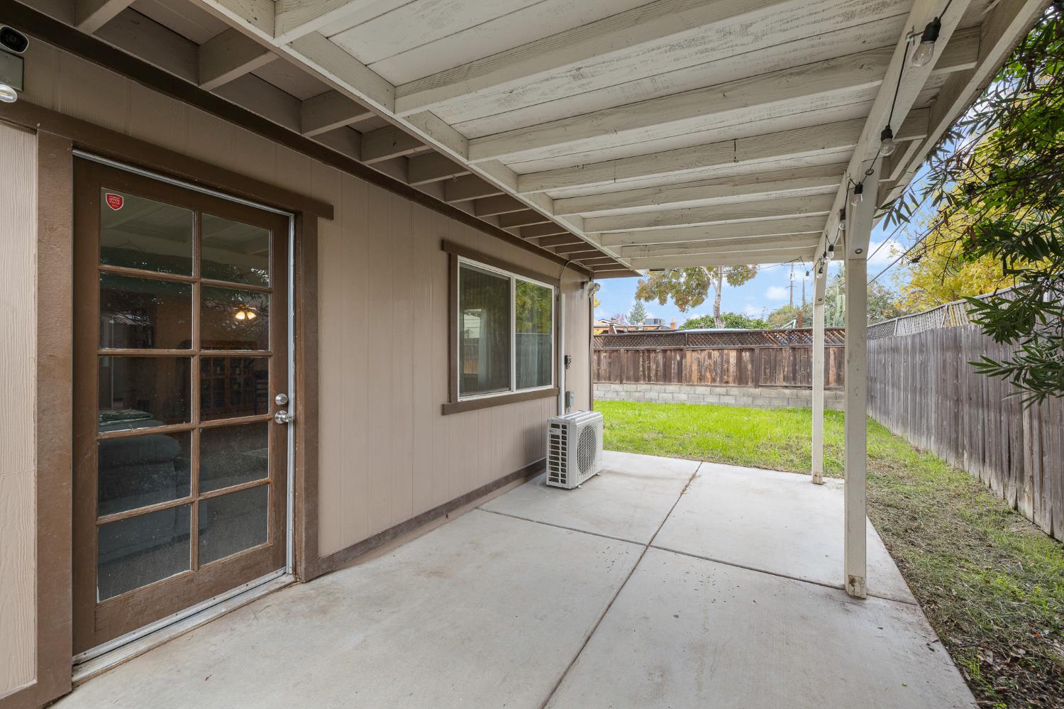3310 E Hampton Way, Fresno, CA 93726