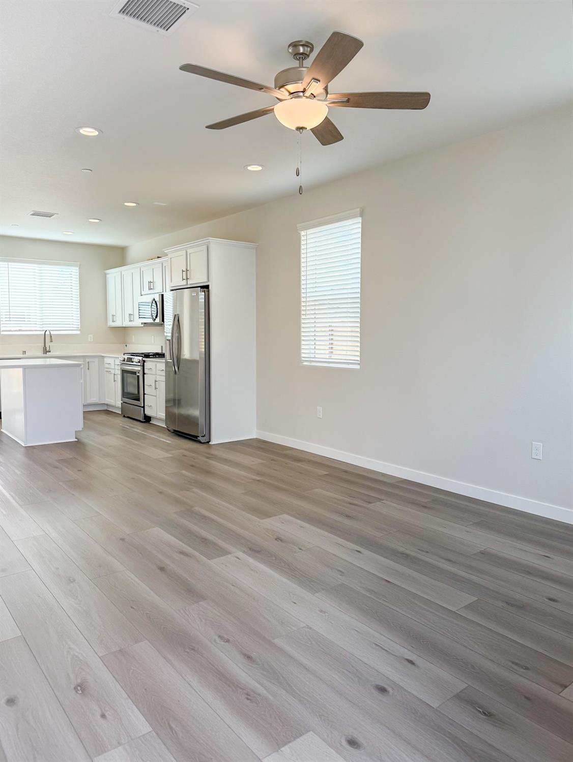 796 Laina Ave, Madera, CA 93636