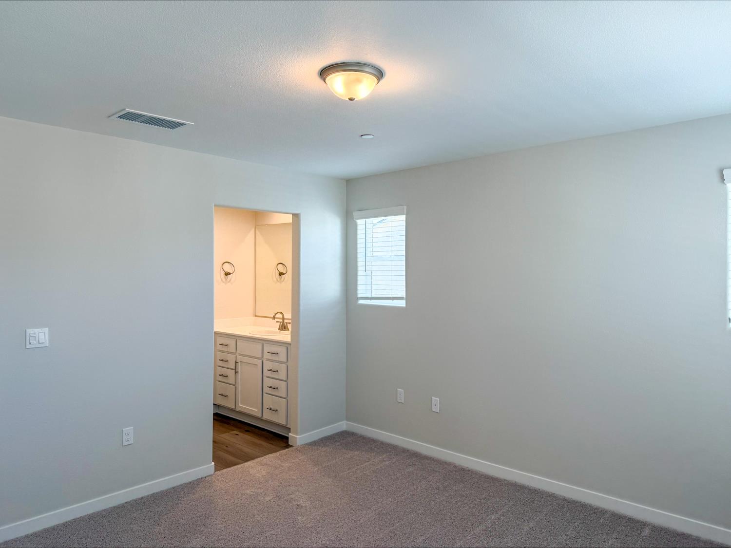 796 Laina Ave, Madera, CA 93636