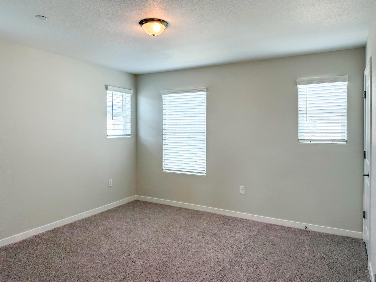 796 Laina Ave, Madera, CA 93636