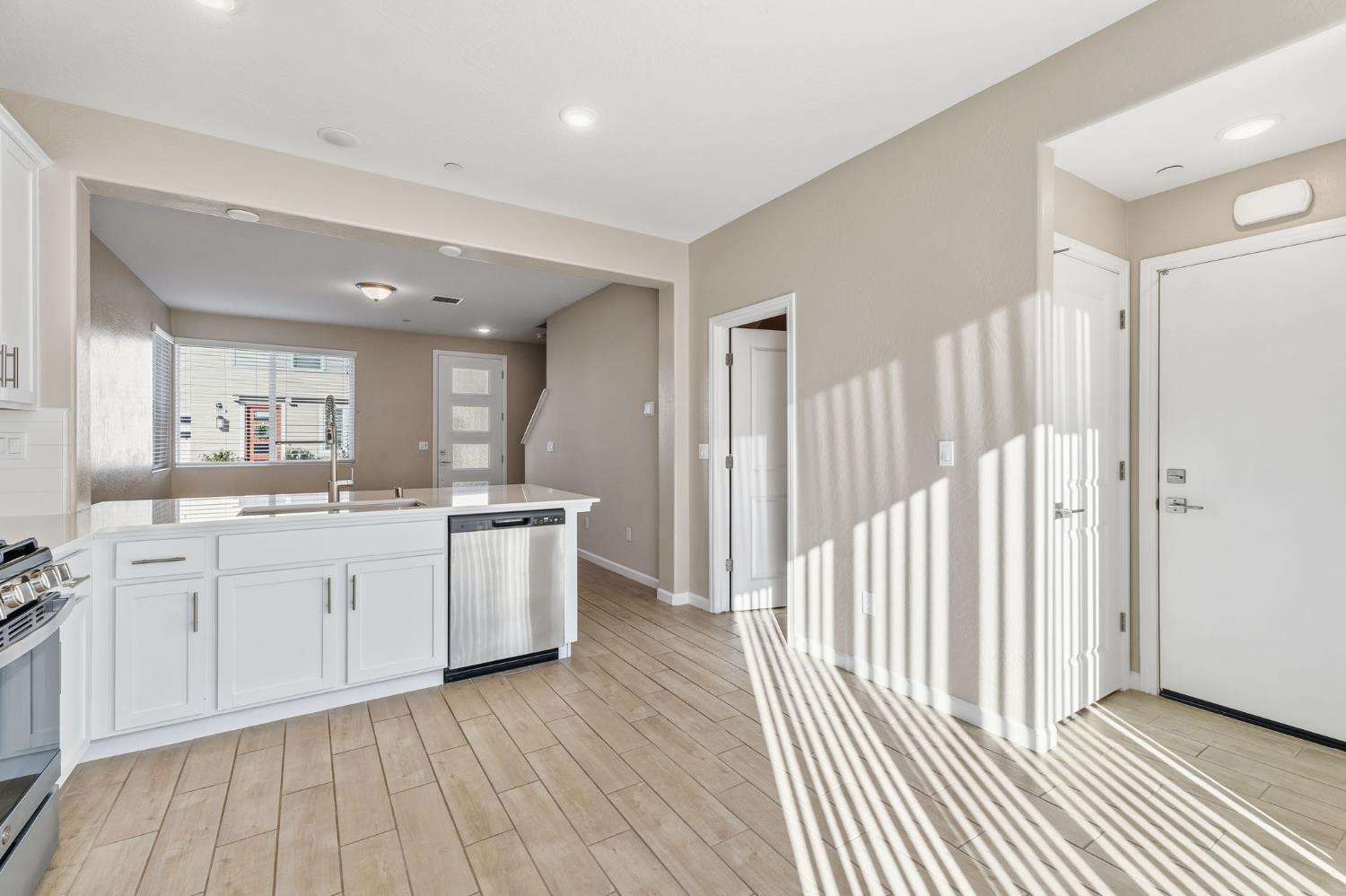 1116 Elevations Way W, Madera, CA 93636