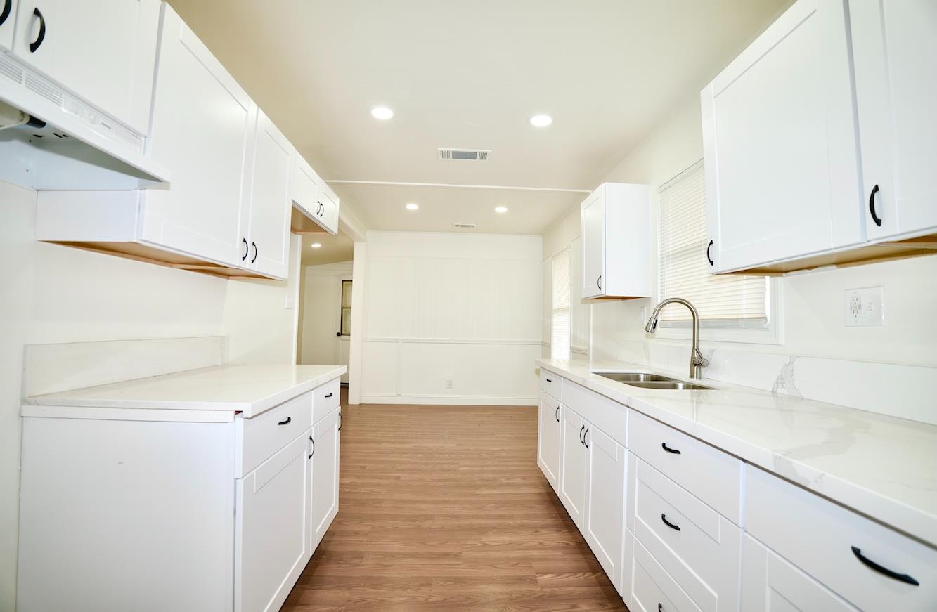 1305 E Fedora, Fresno, CA 93704