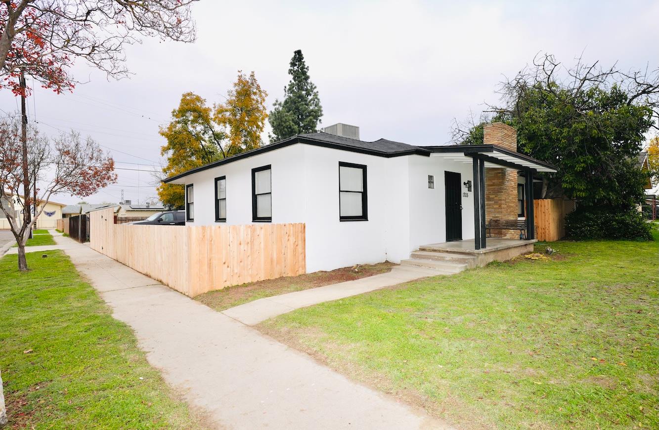 1305 E Fedora, Fresno, CA 93704