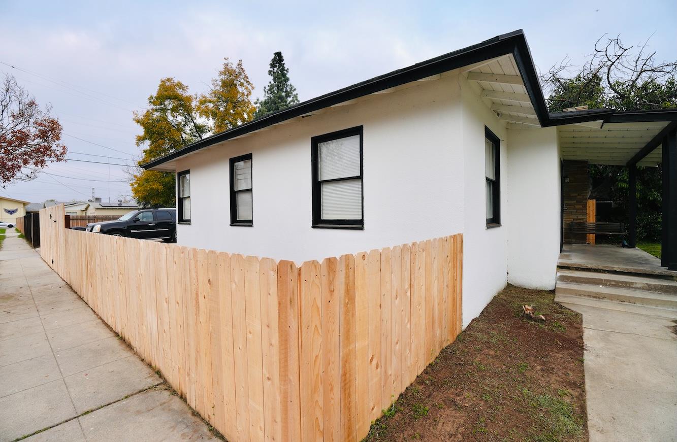 1305 E Fedora, Fresno, CA 93704