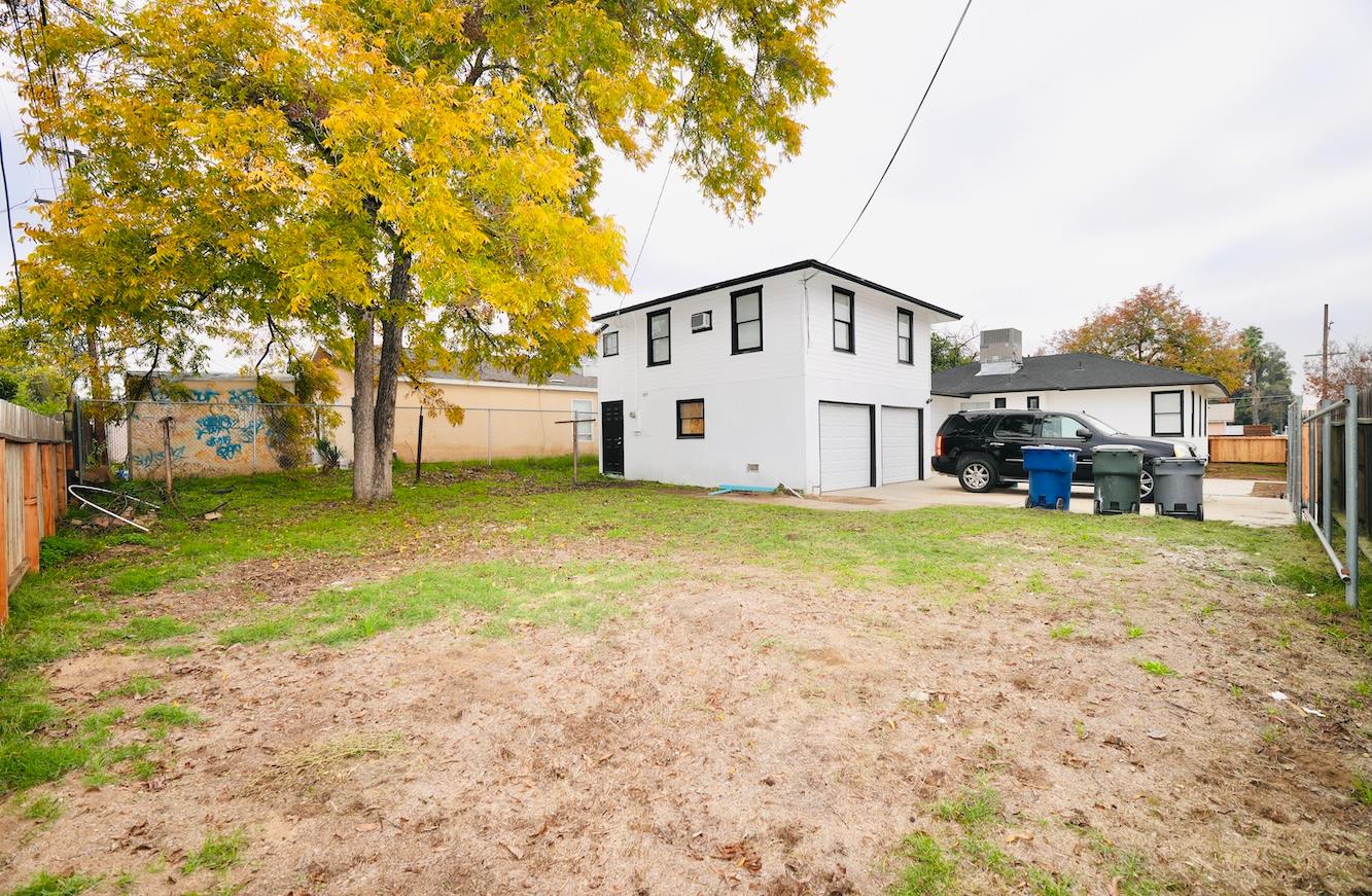 1305 E Fedora, Fresno, CA 93704