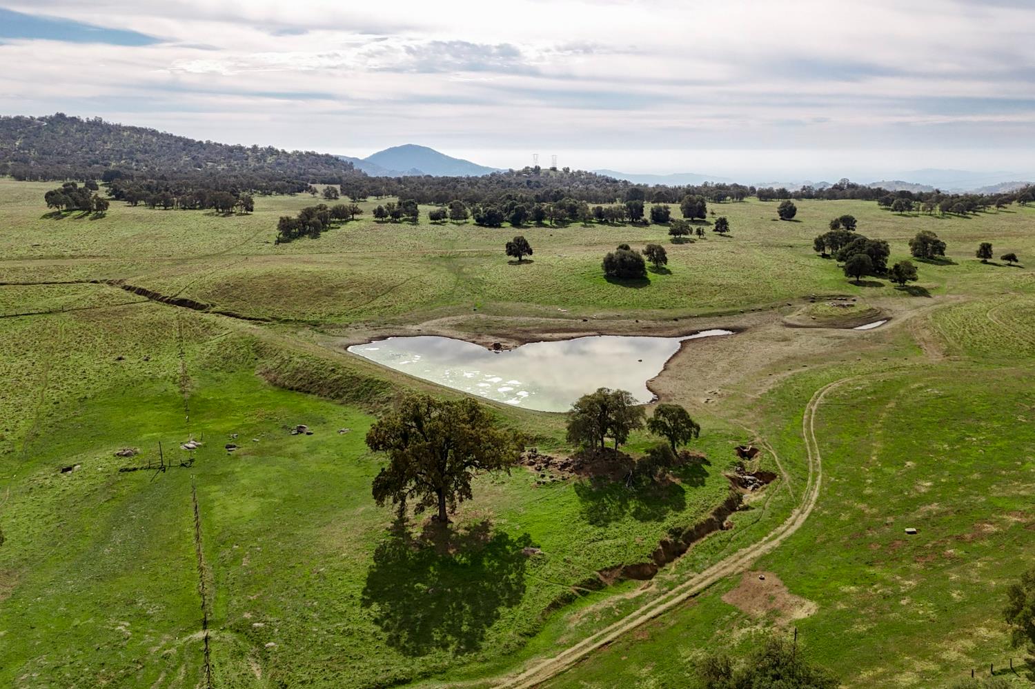 35294 Ruth Hill Rd, Yokuts Valley, CA 93675