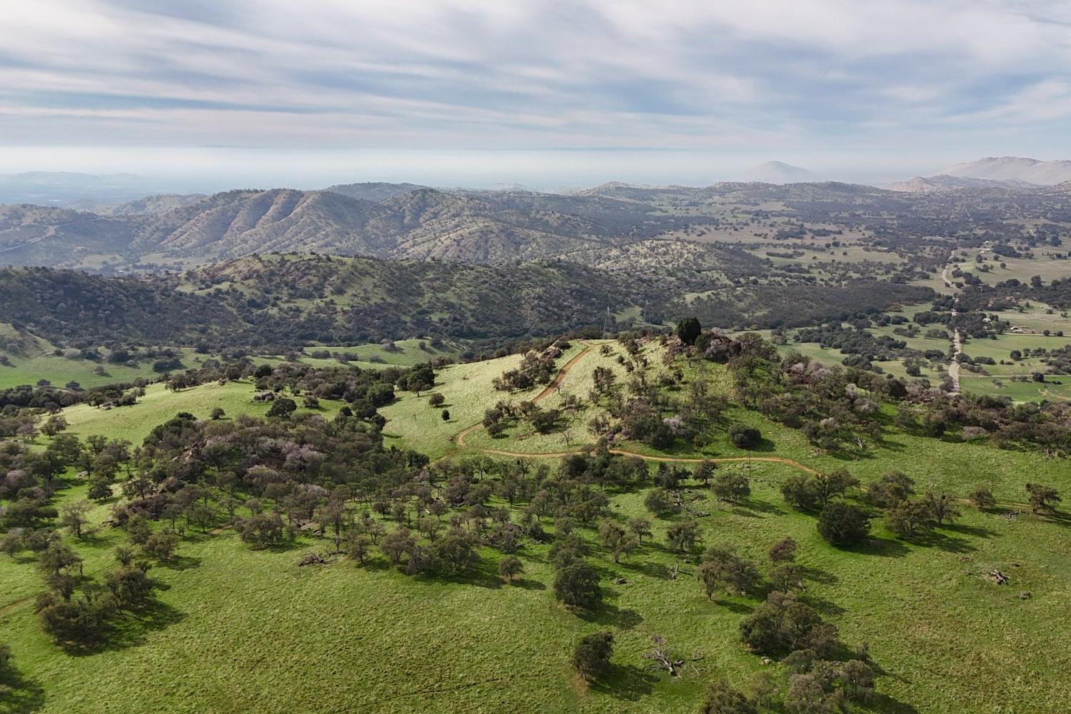 35294 Ruth Hill Rd, Yokuts Valley, CA 93675