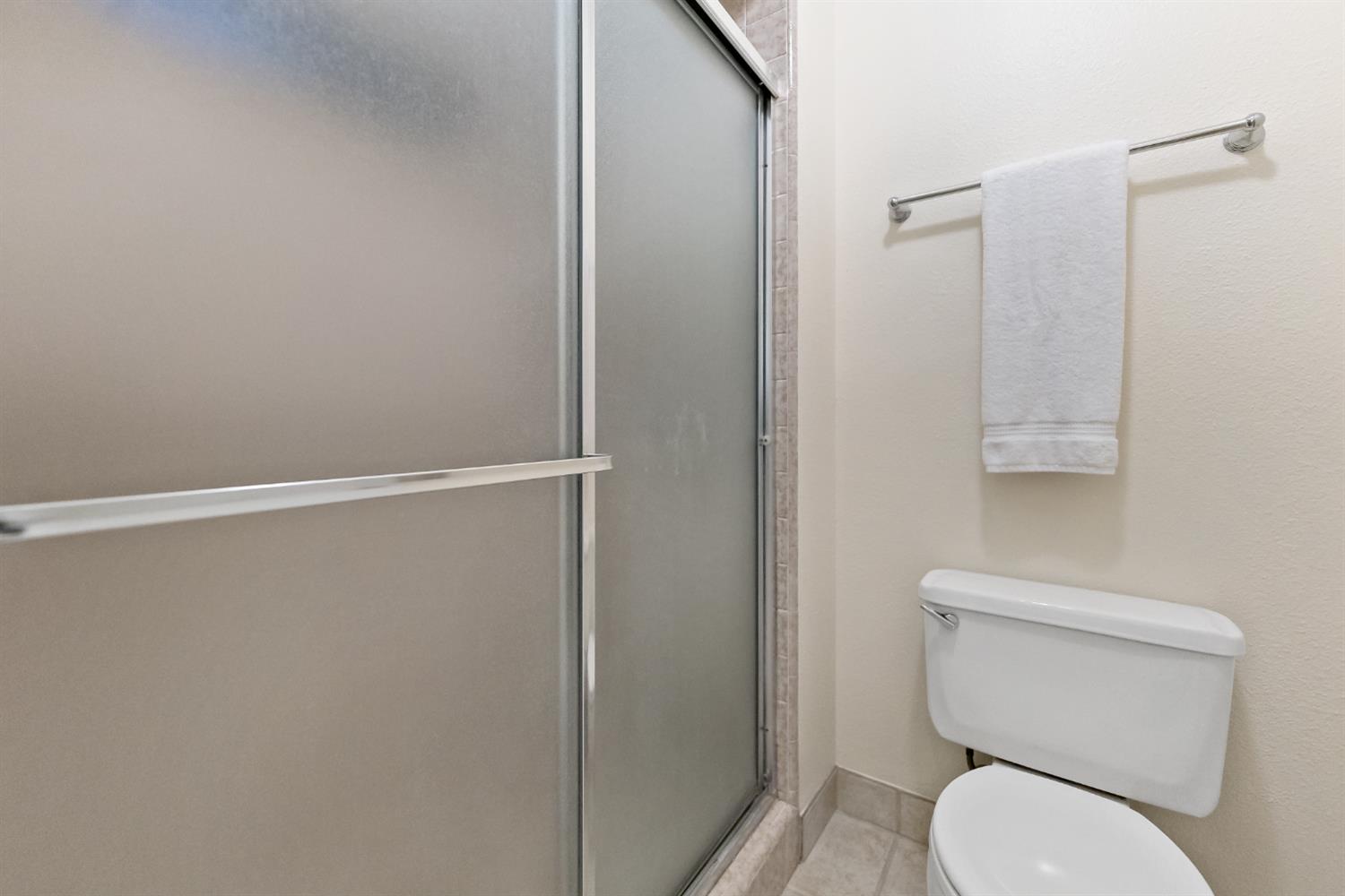 304 E Omaha Ave, Fresno, CA 93720