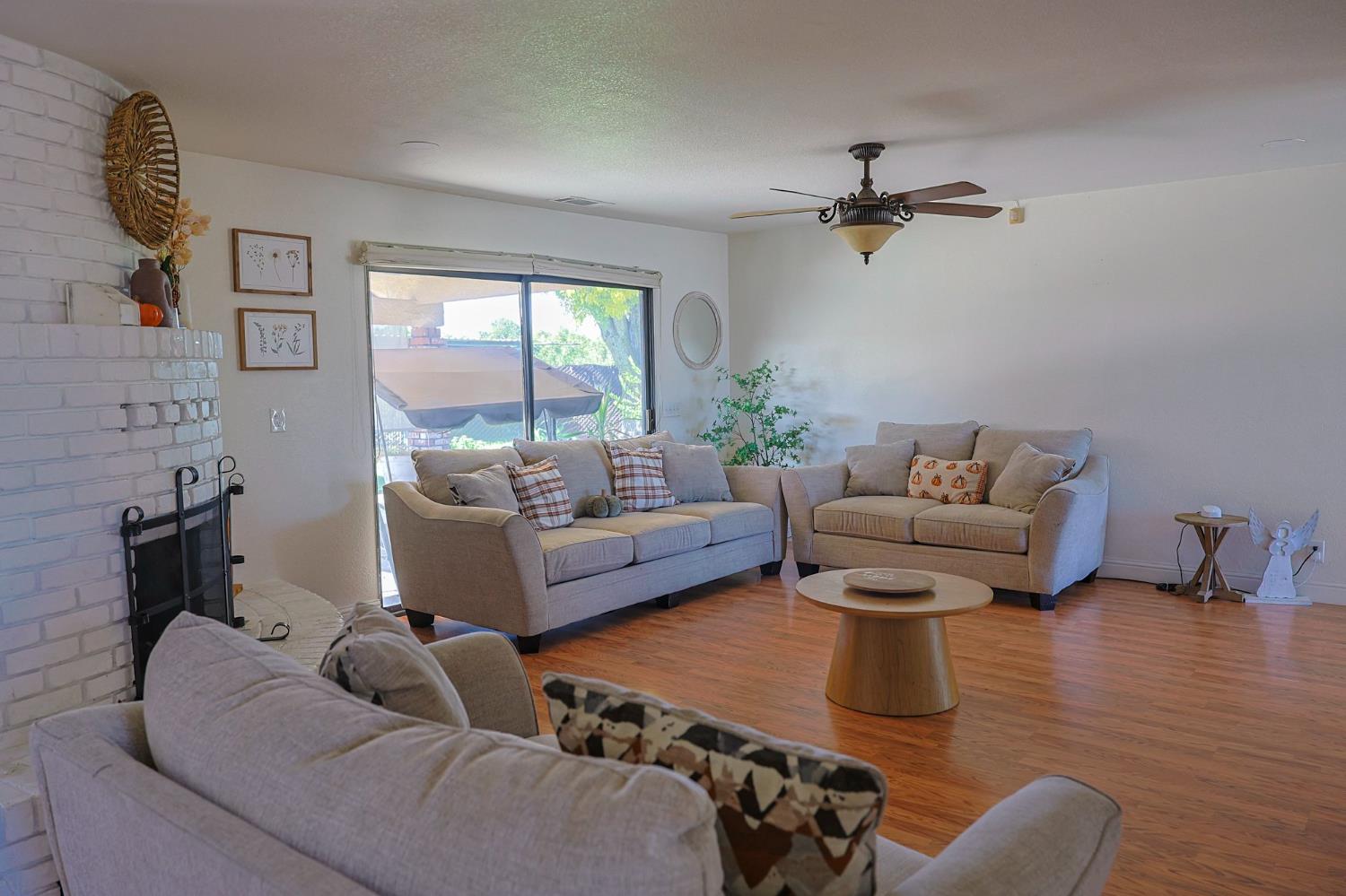 8521 Road 256, Terra Bella, CA 93270