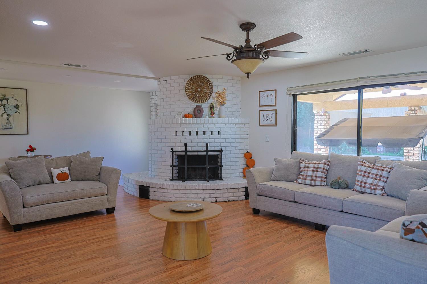 8521 Road 256, Terra Bella, CA 93270