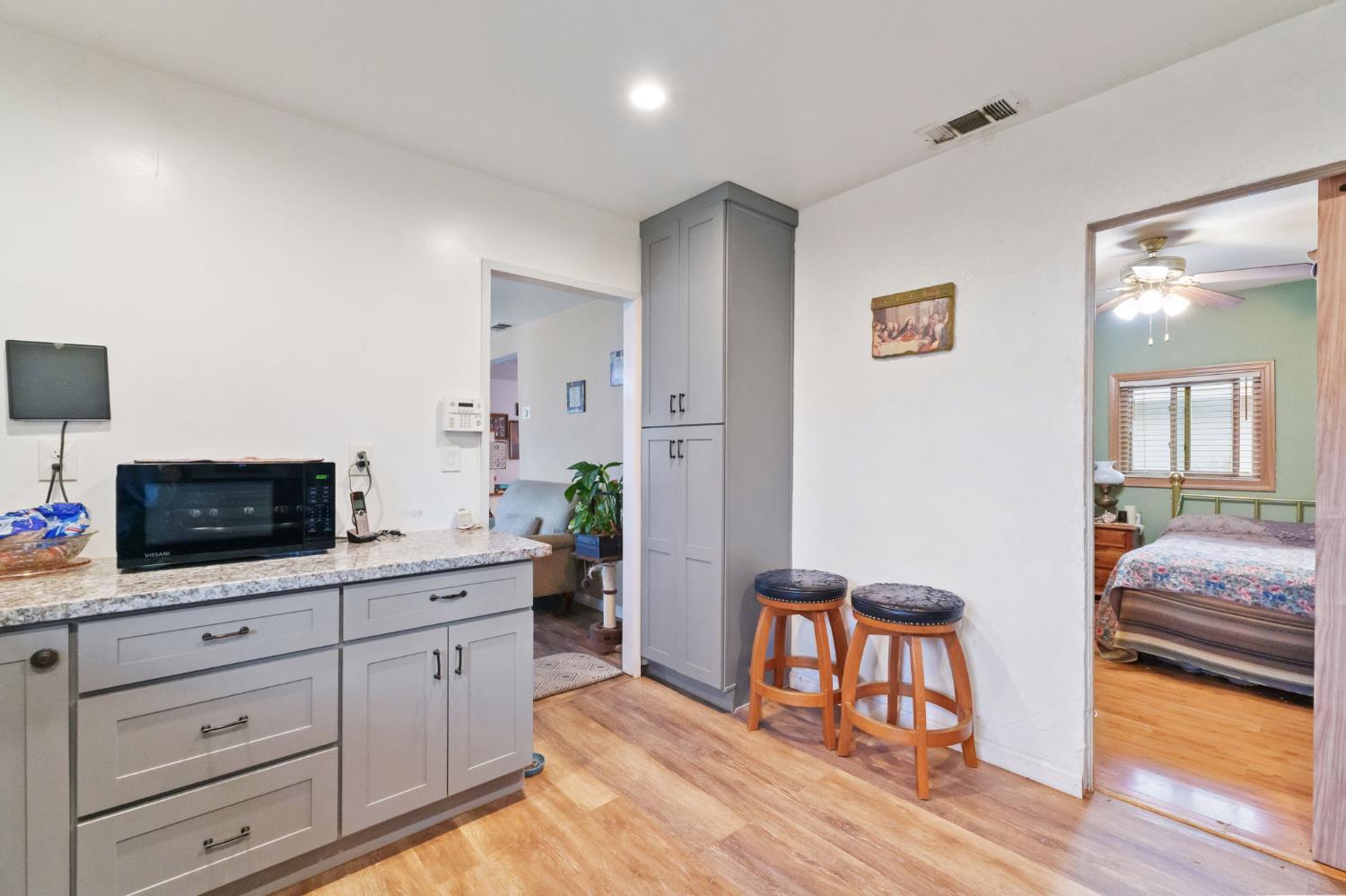 1312 P St, Sanger, CA 93657