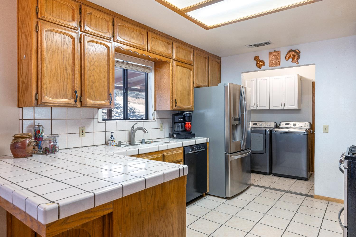 30674 Titan Dr, Coarsegold, CA 93614