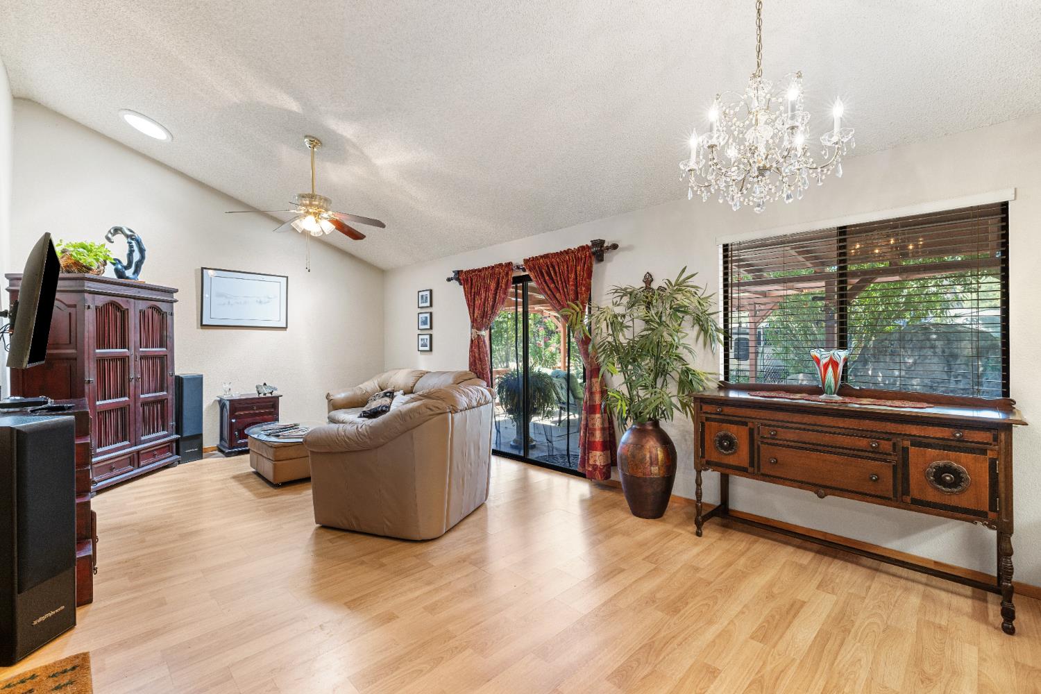 30674 Titan Dr, Coarsegold, CA 93614