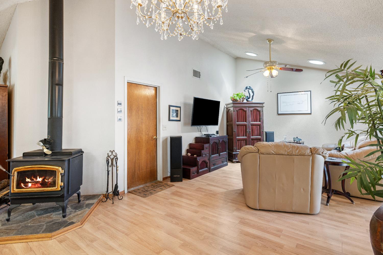 30674 Titan Dr, Coarsegold, CA 93614