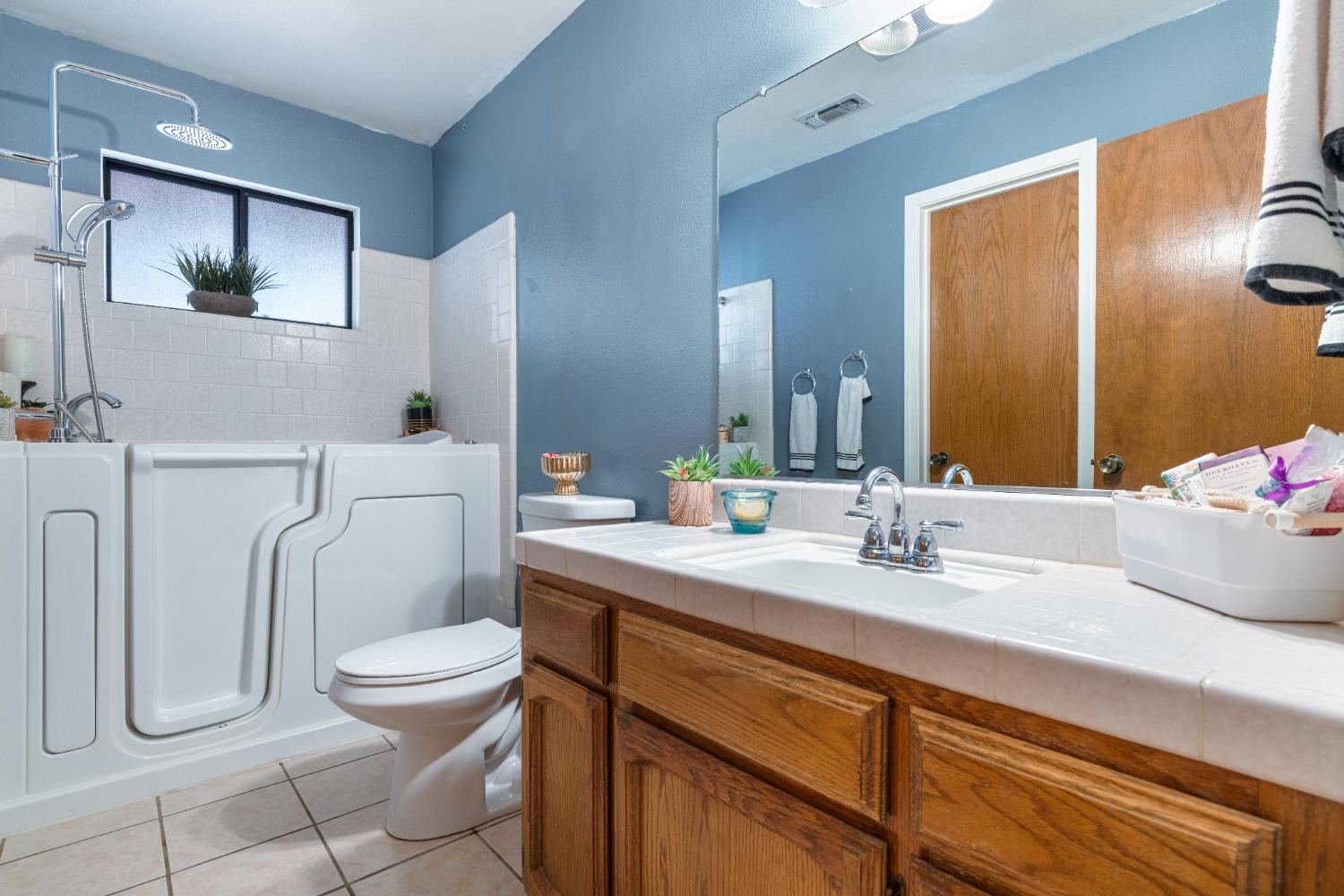 30674 Titan Dr, Coarsegold, CA 93614