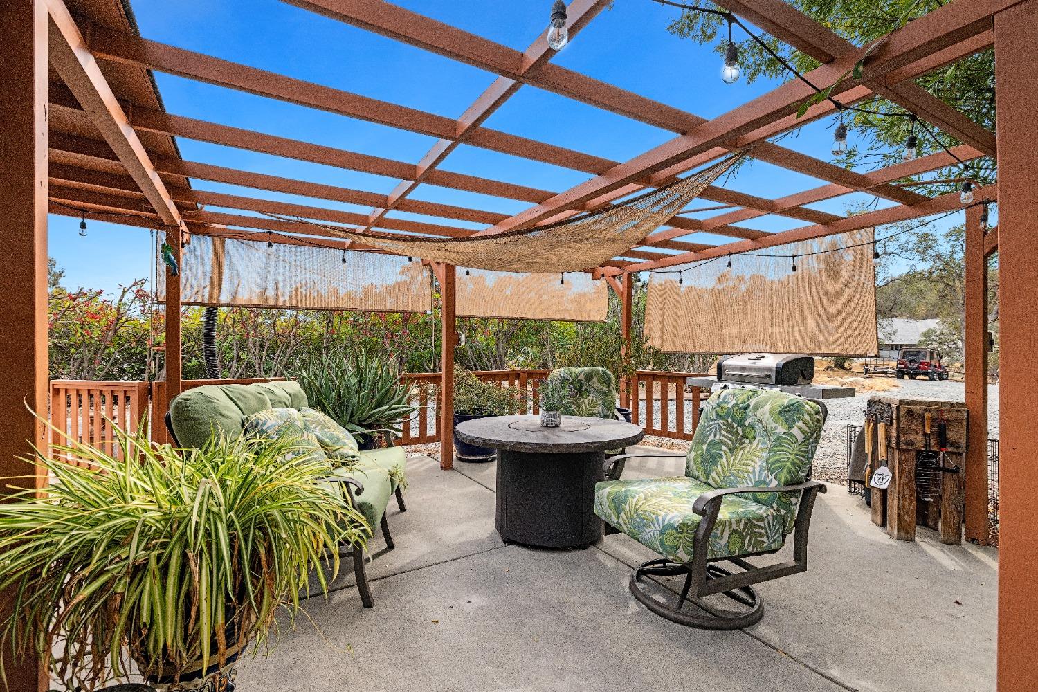 30674 Titan Dr, Coarsegold, CA 93614