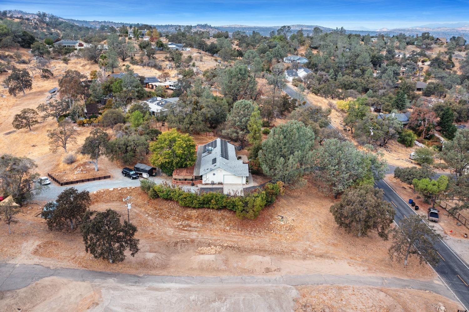 30674 Titan Dr, Coarsegold, CA 93614