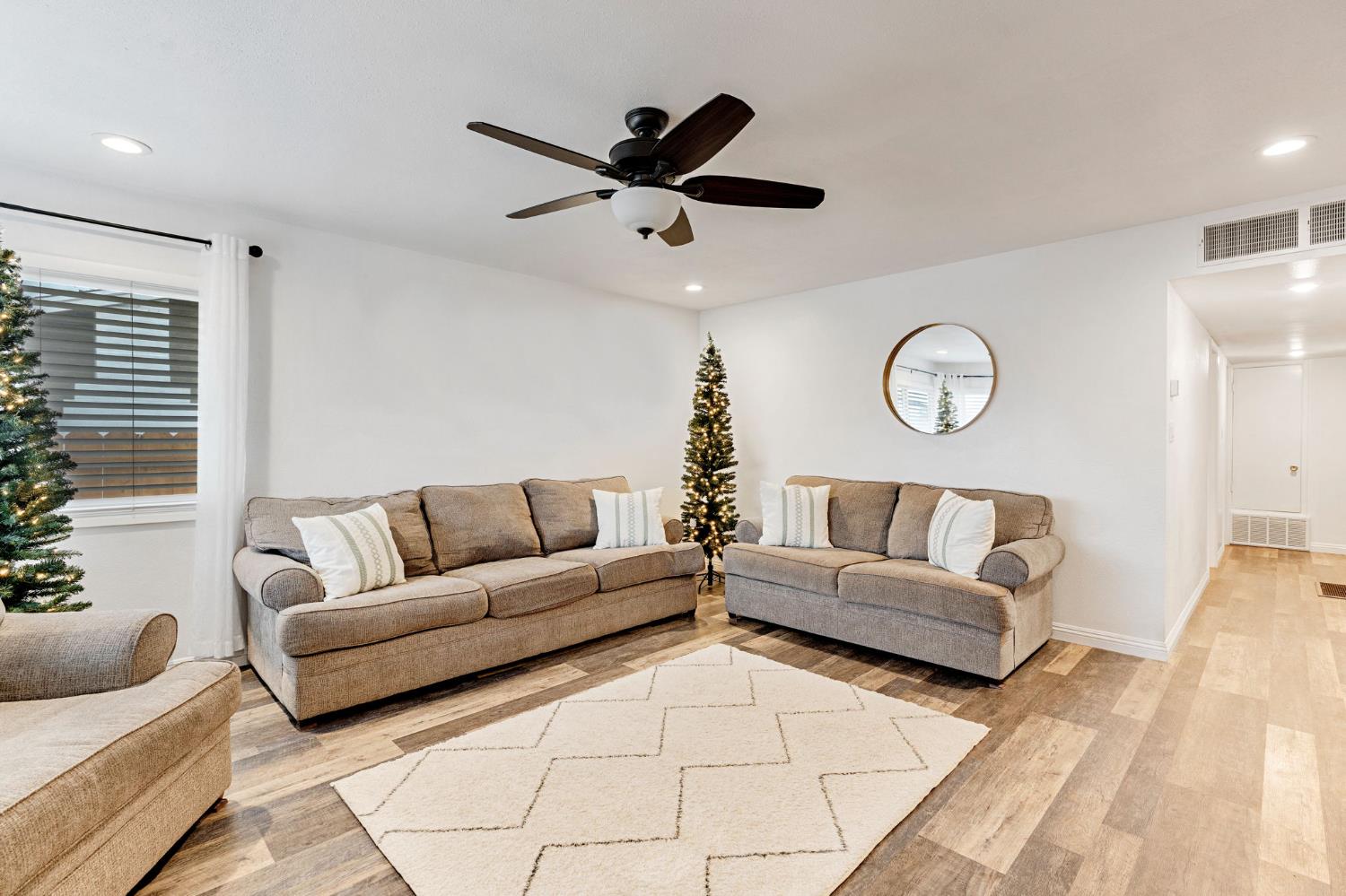 1313 De Cesari Ave, Madera, CA 93637