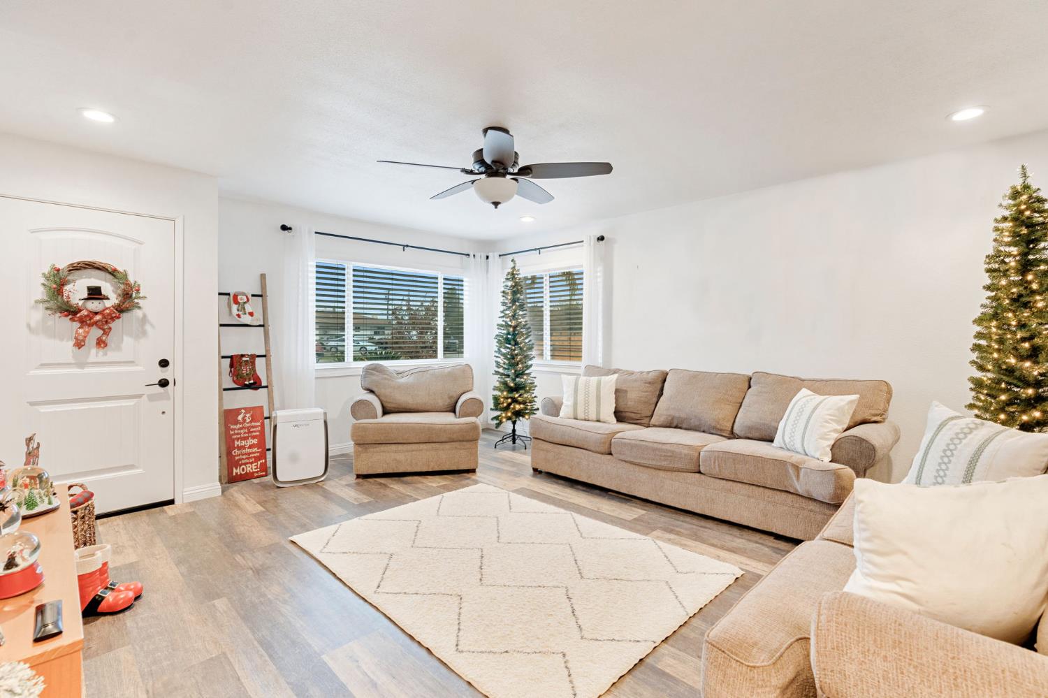 1313 De Cesari Ave, Madera, CA 93637