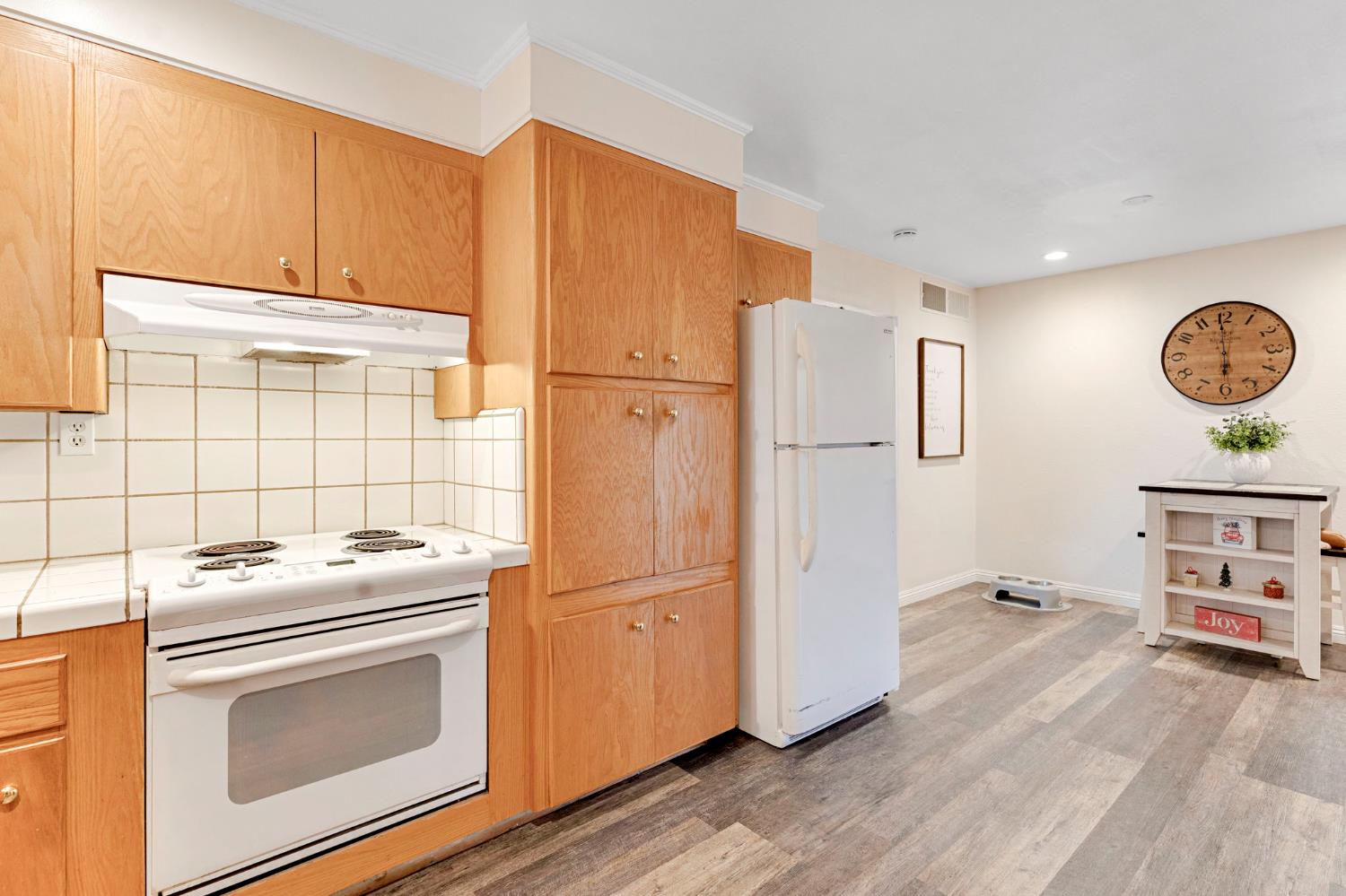 1313 De Cesari Ave, Madera, CA 93637