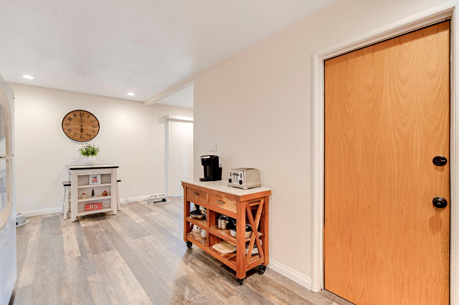 1313 De Cesari Ave, Madera, CA 93637