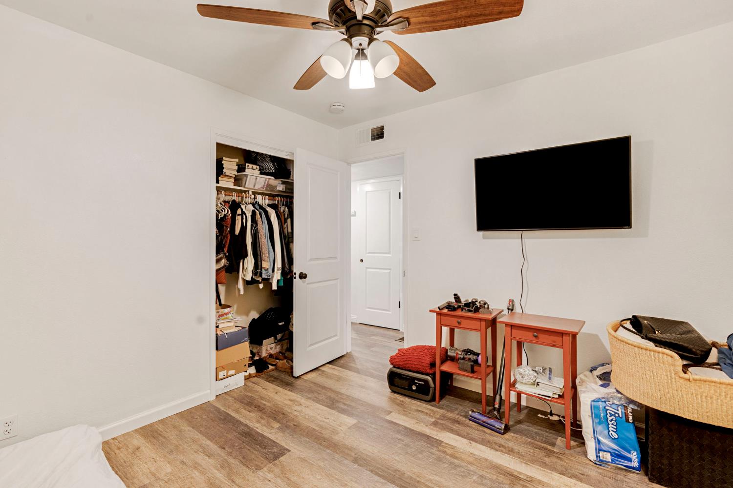 1313 De Cesari Ave, Madera, CA 93637