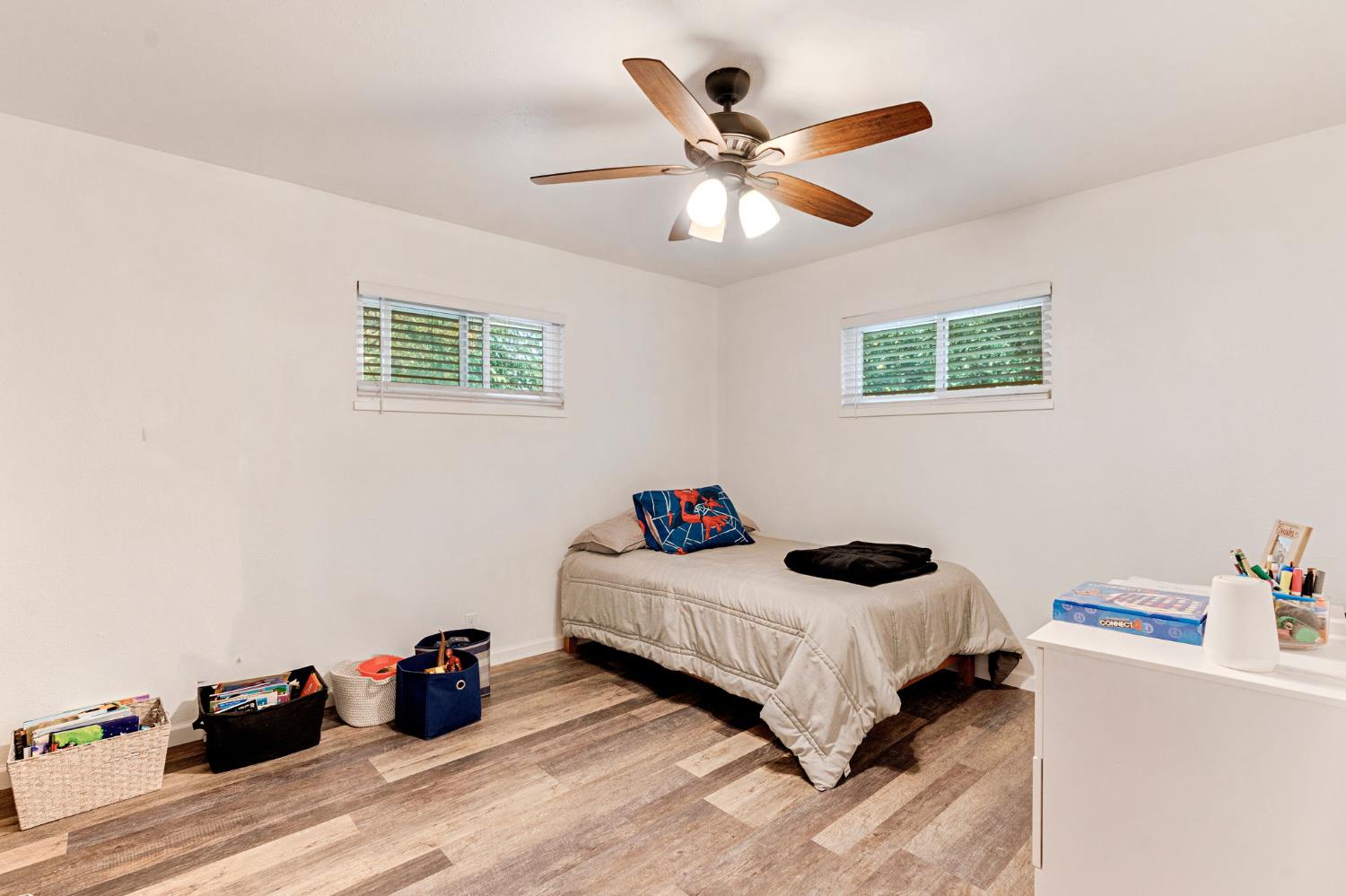 1313 De Cesari Ave, Madera, CA 93637