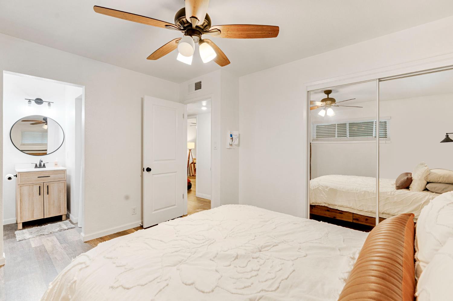 1313 De Cesari Ave, Madera, CA 93637