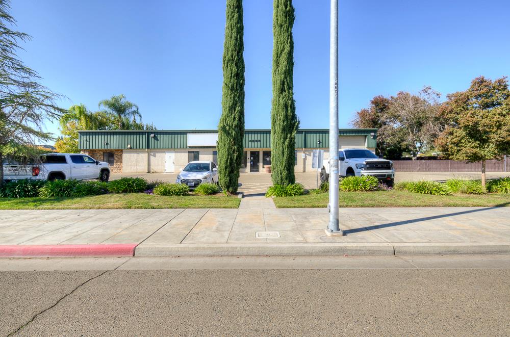 4285 N Valentine Ave, Fresno, CA 93722
