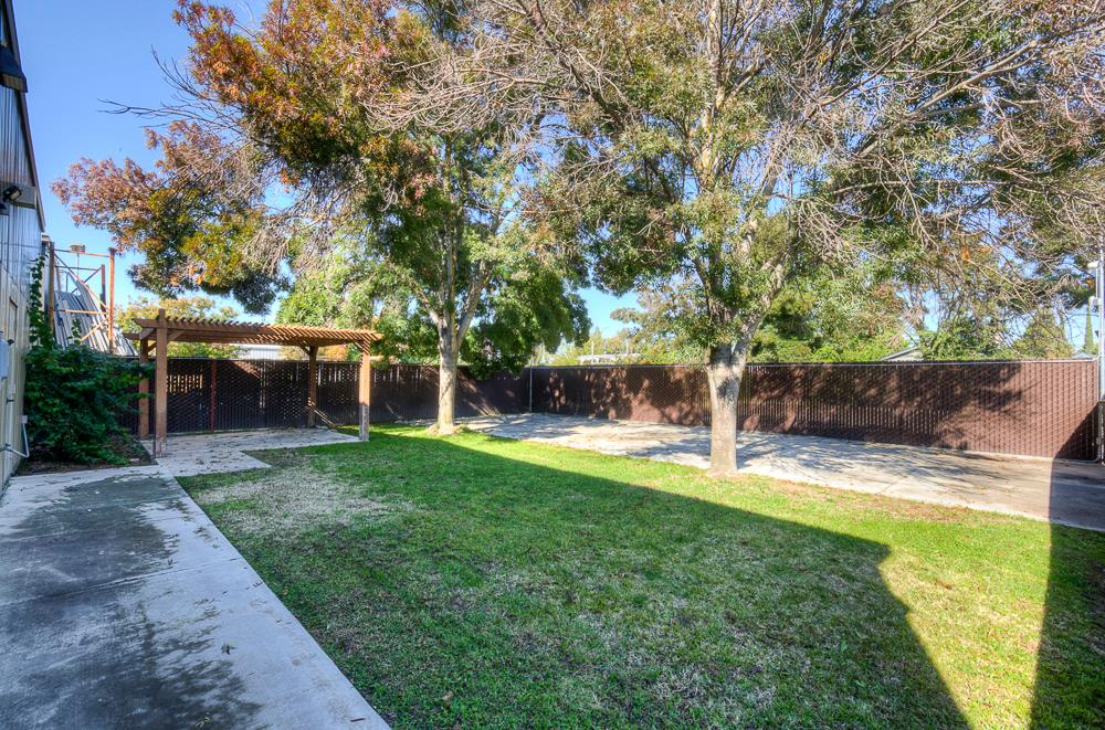 4285 N Valentine Ave, Fresno, CA 93722