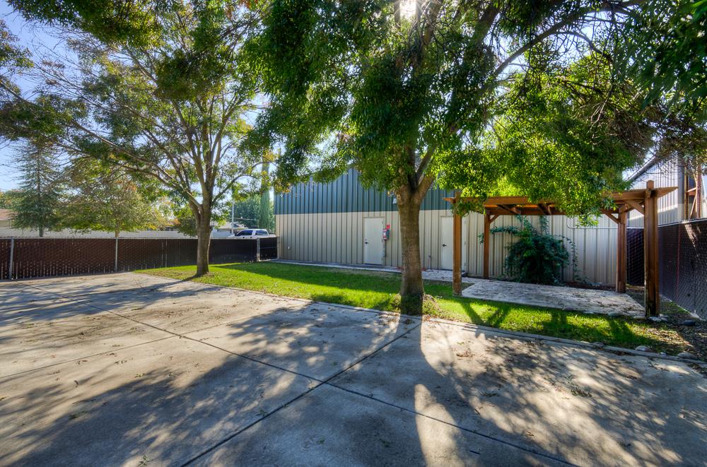 4285 N Valentine Ave, Fresno, CA 93722