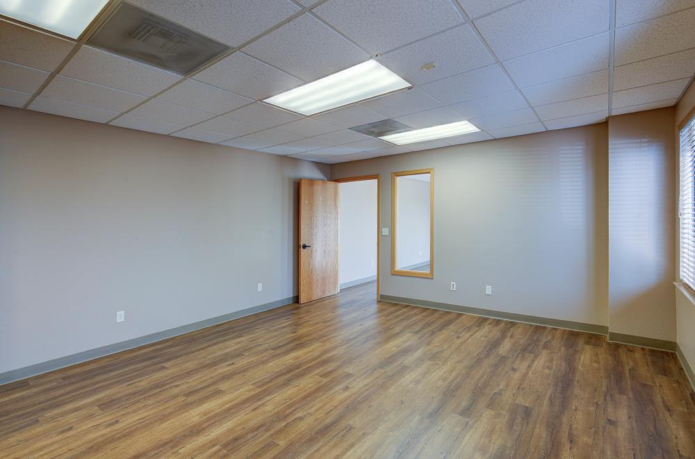 4285 N Valentine Ave, Fresno, CA 93722