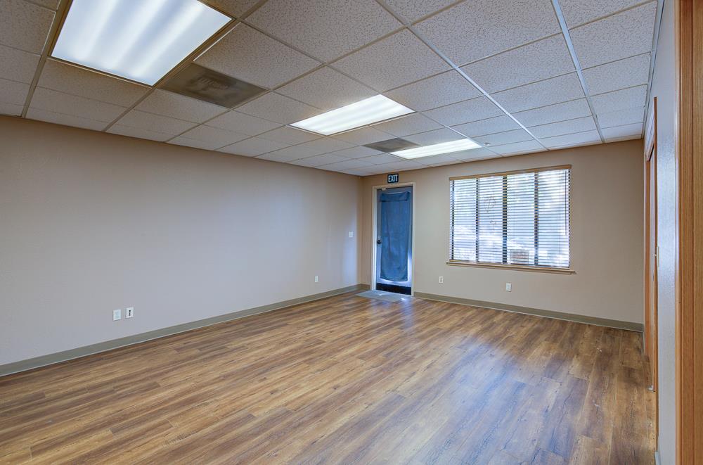 4285 N Valentine Ave, Fresno, CA 93722