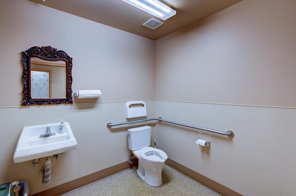 4285 N Valentine Ave, Fresno, CA 93722