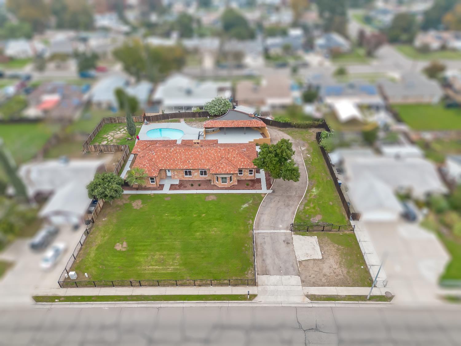 4933 E Tulare St, Fresno, CA 93727