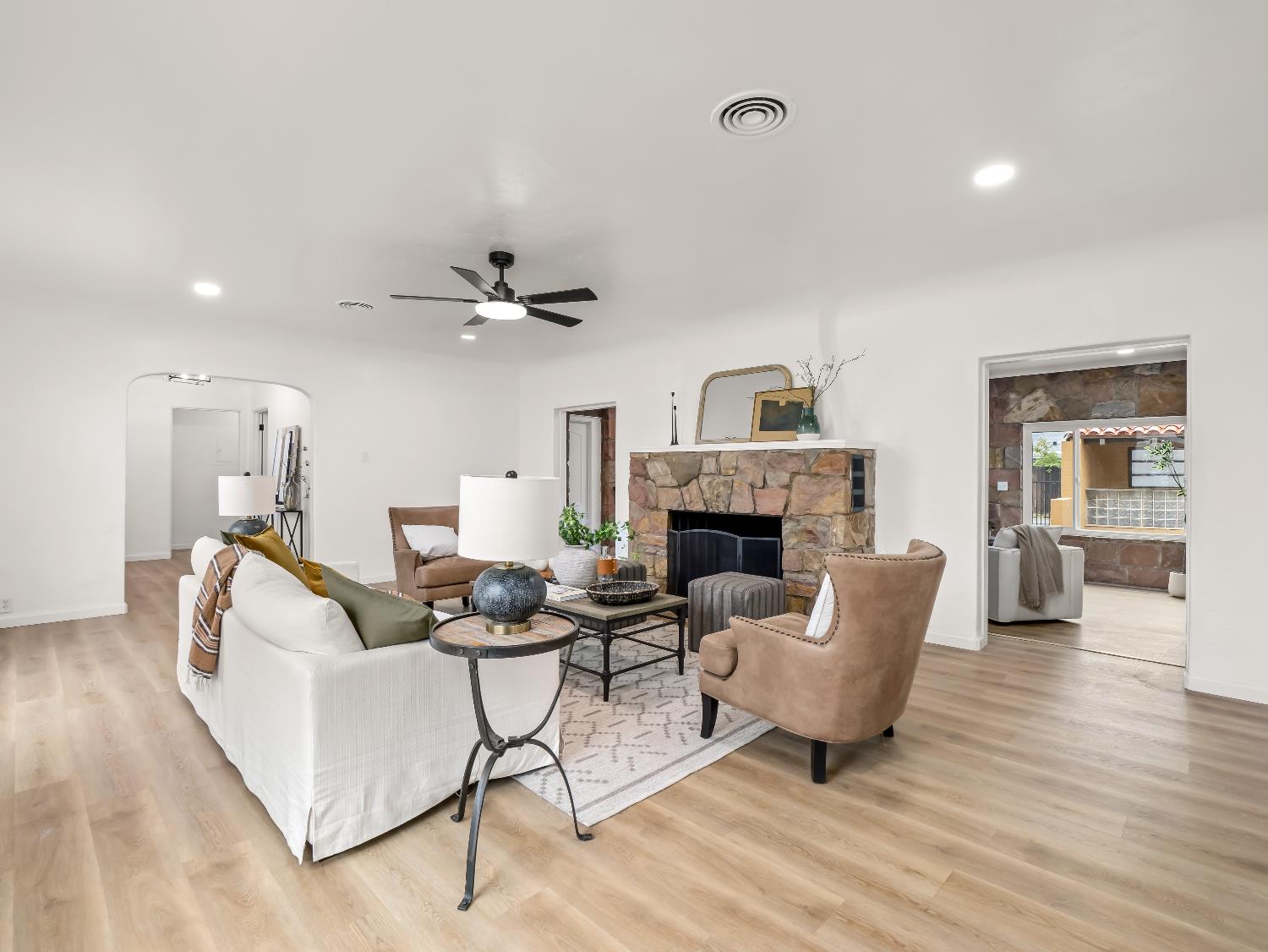 4933 E Tulare St, Fresno, CA 93727