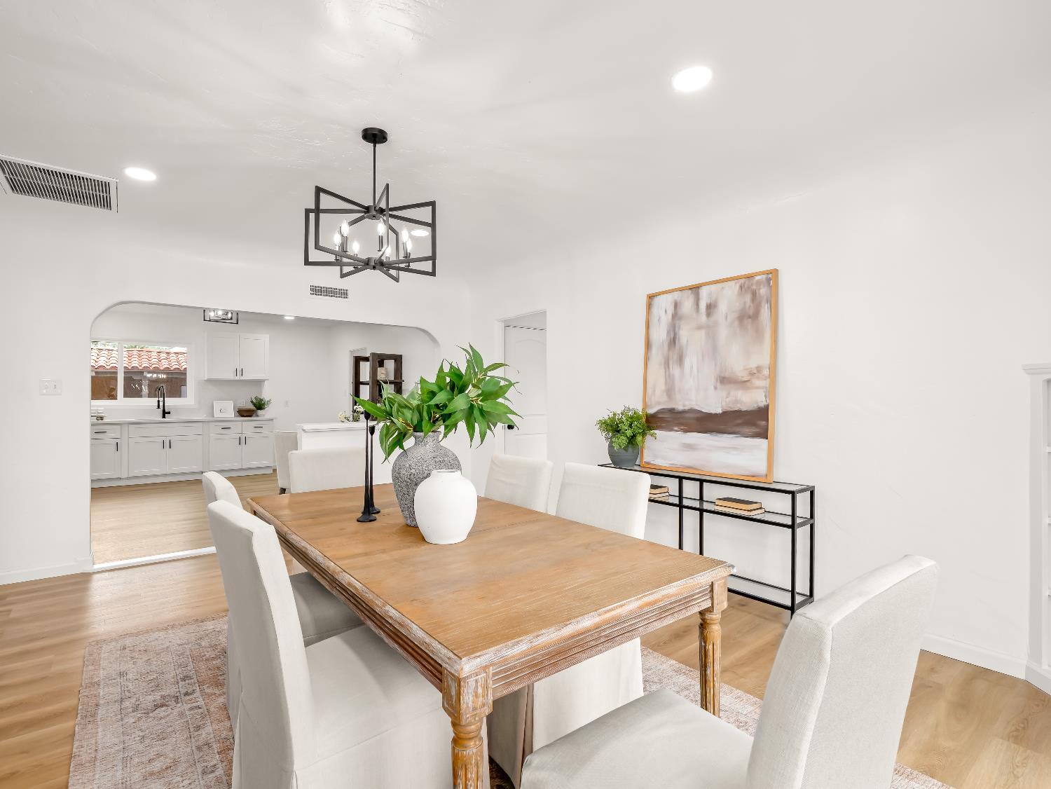 4933 E Tulare St, Fresno, CA 93727